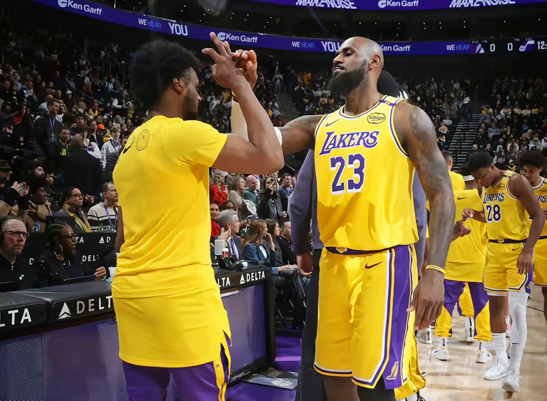 开拓者惨败湖人，连续两败