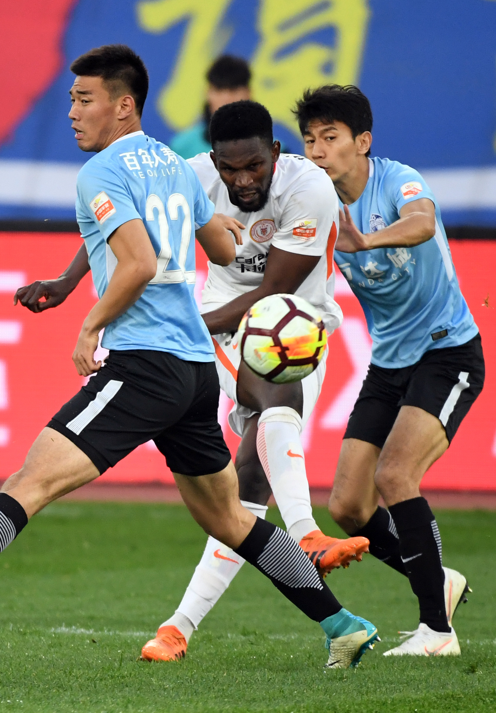 大连一方迎来大胜，球员士气爆棚