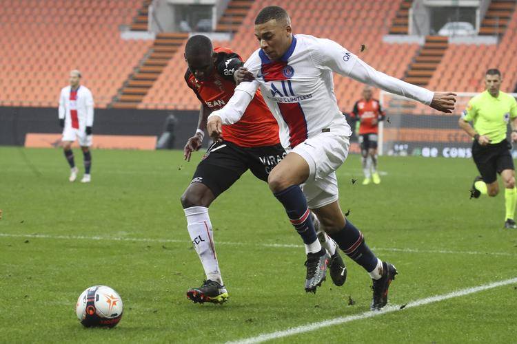 巴黎FC主场战胜里昂，狂揽3分