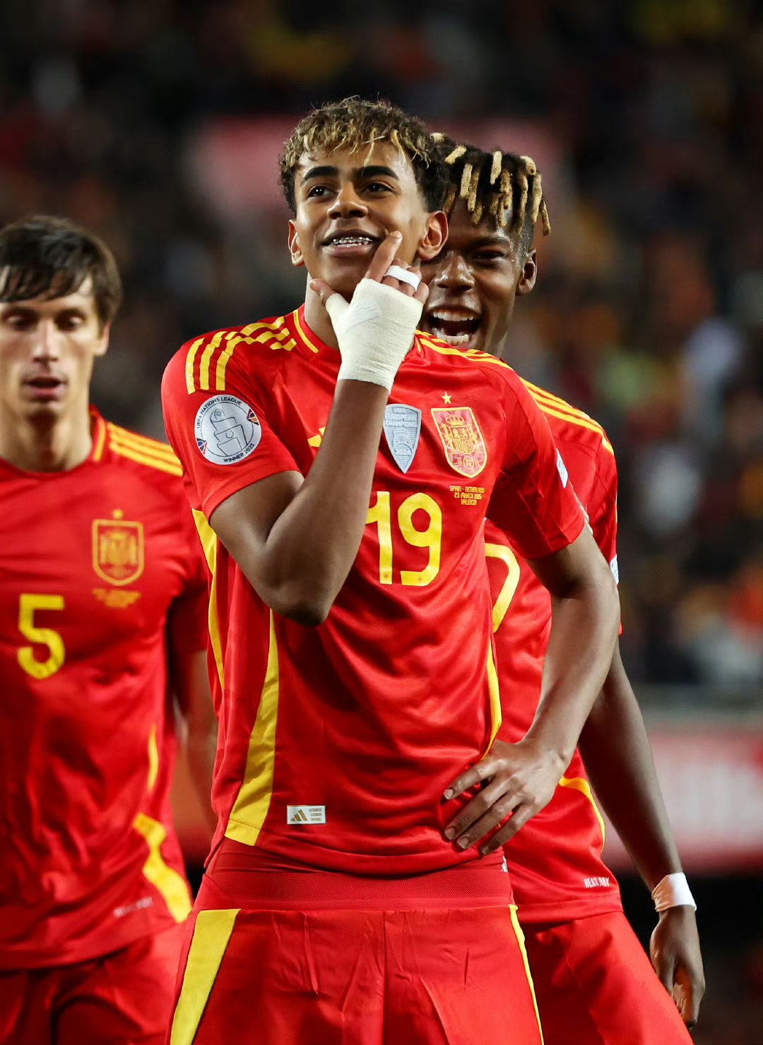 阿尔及利亚球员在国际比赛中作出贡献 阿尔及利亚球员在国际比赛中作出贡献