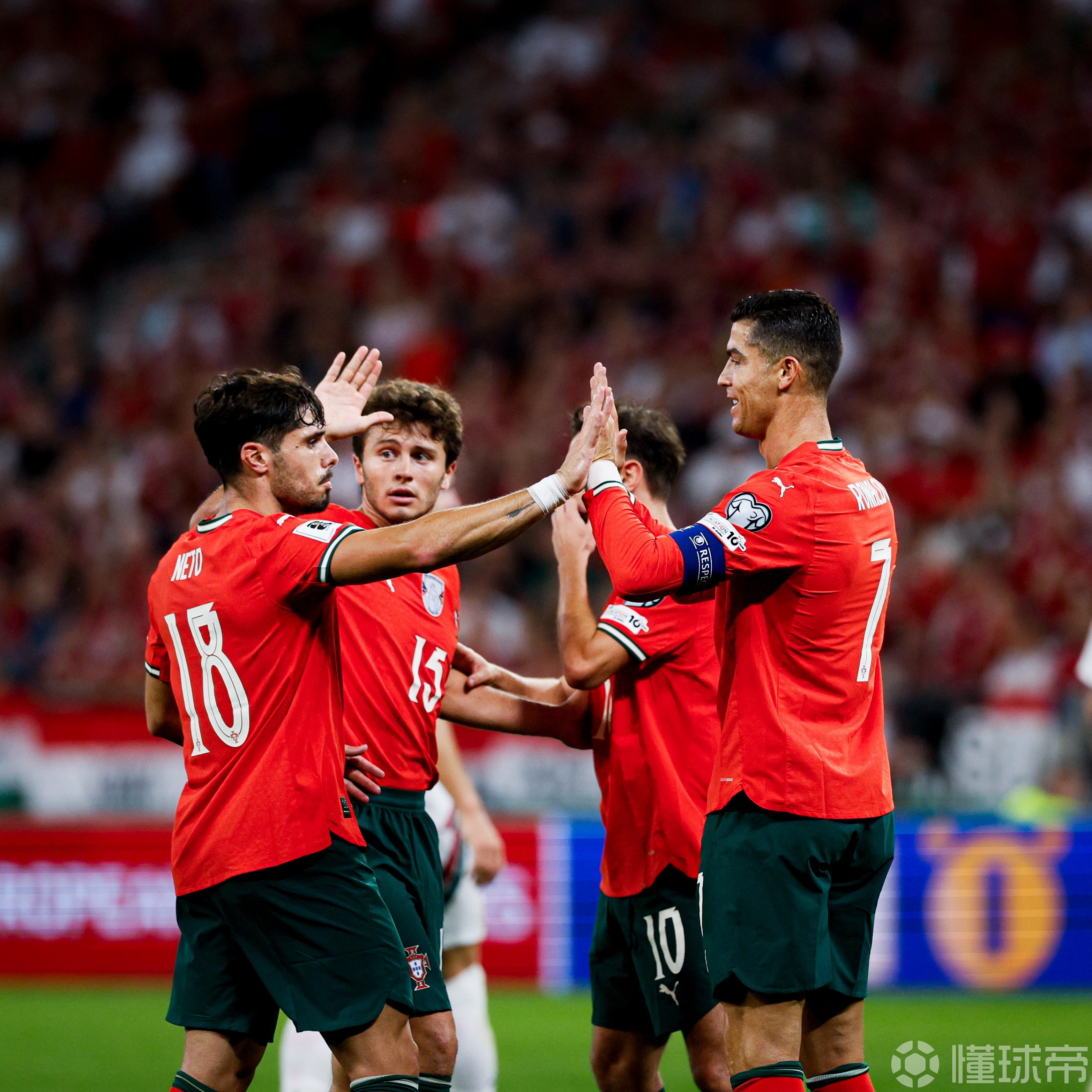 包含葡萄牙足球队在关键比赛中夺得胜利,引领小组榜首的词条 包含葡萄牙足球队在关键比赛中夺得胜利,引领小组榜首的词条