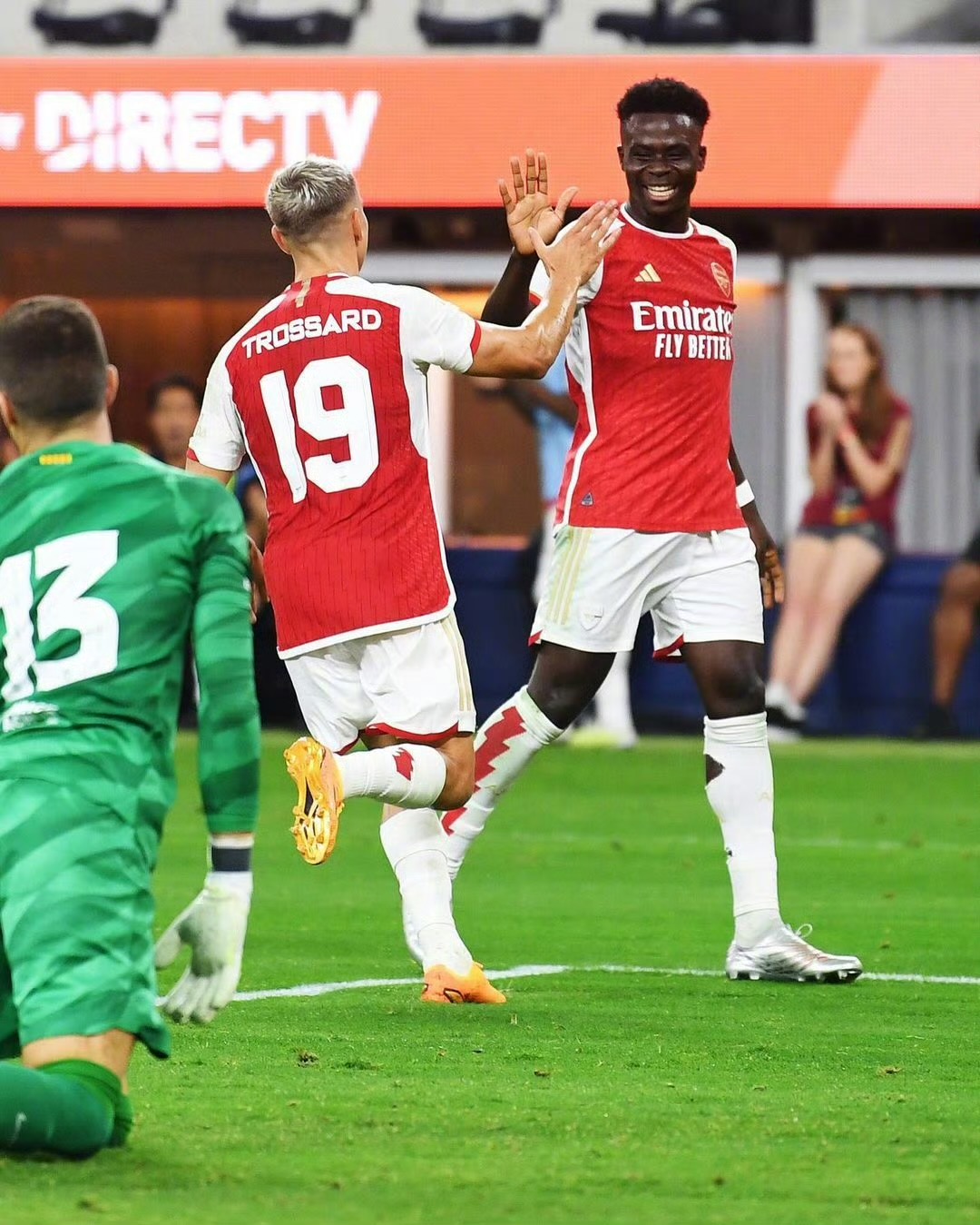 阿森纳主场大胜伯恩利，稳固前四位置